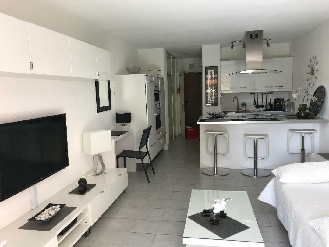 Les Hameaux Apartment Бандол Екстериор снимка